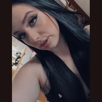 Giuly Dressed, creator OnlyFans italiana