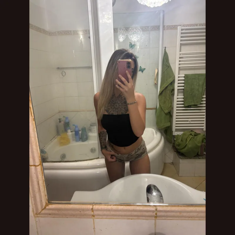 Deacamii, creator OnlyFans italiana